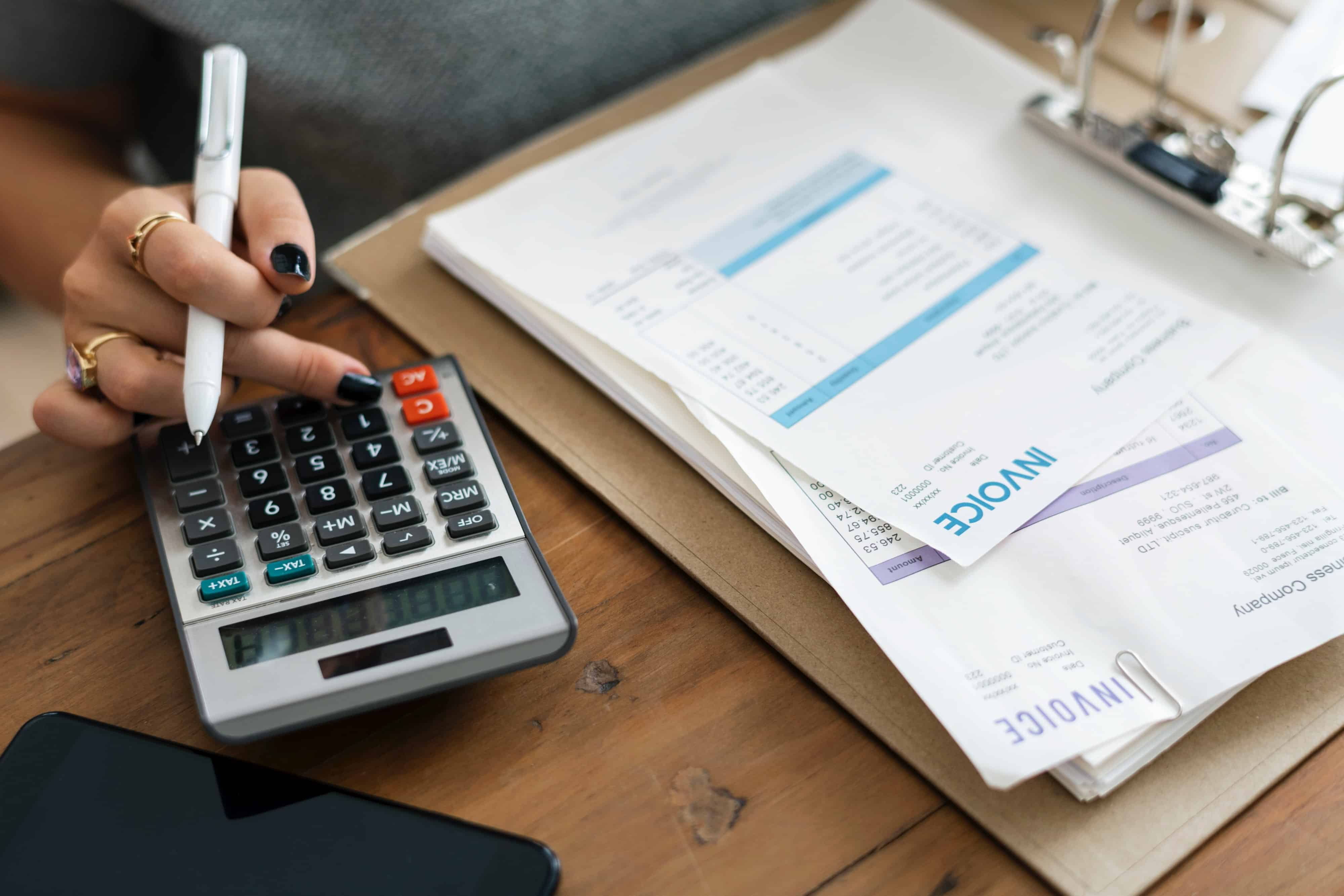 calculating invoice