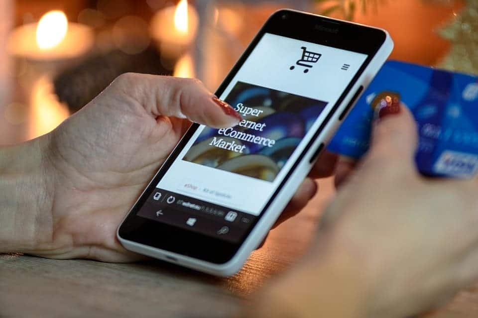 Pros and Cons of Shopping with Digital Wallets