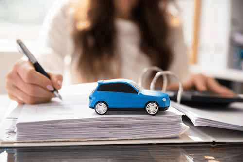 Information about age qualifications for applying for a cash loan