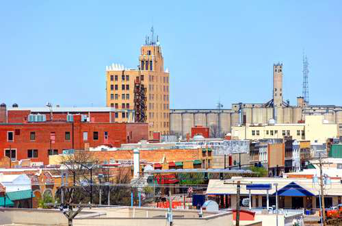 Outdoor scene in Salina, Kansas that reflects the local area where residents can access title loan services